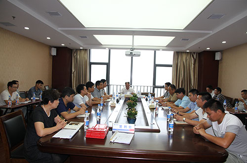 公司赞美专业技术人员学习进取获得优异成就的各专业人员